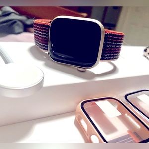 Apple Watch Series 8 GPS 411mm Starlight BUNDLE - Great Condition/No Scratches